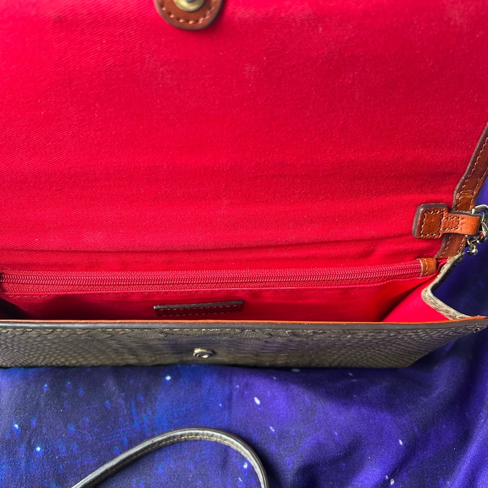 Dooney & Bourke Stone Python Embossed Clutch Cros… - image 5